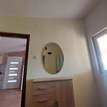 Apartmani Piskoric Vir Buitenkant foto