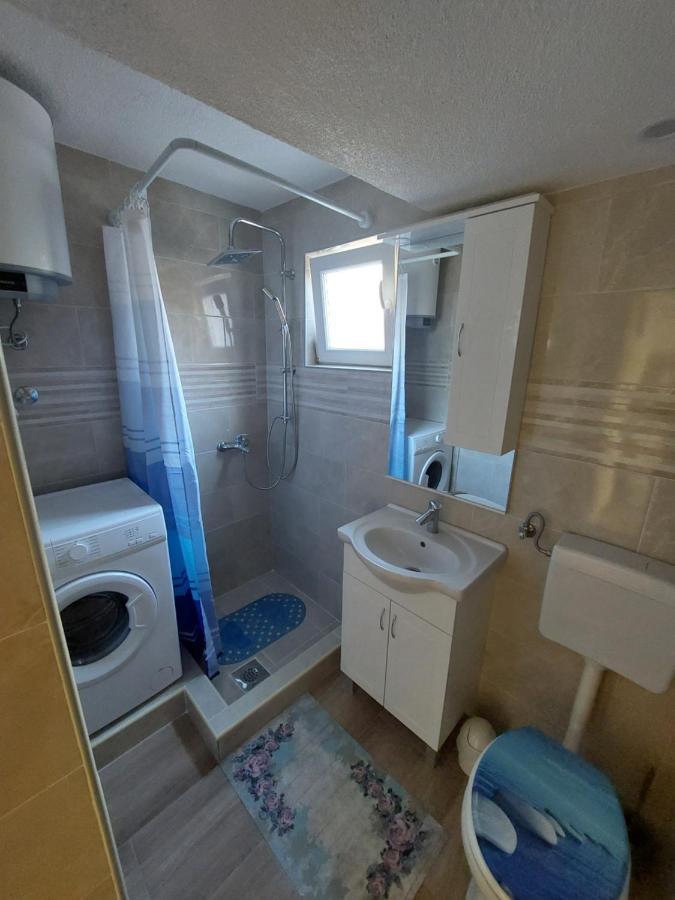 Apartmani Piskoric Vir Buitenkant foto