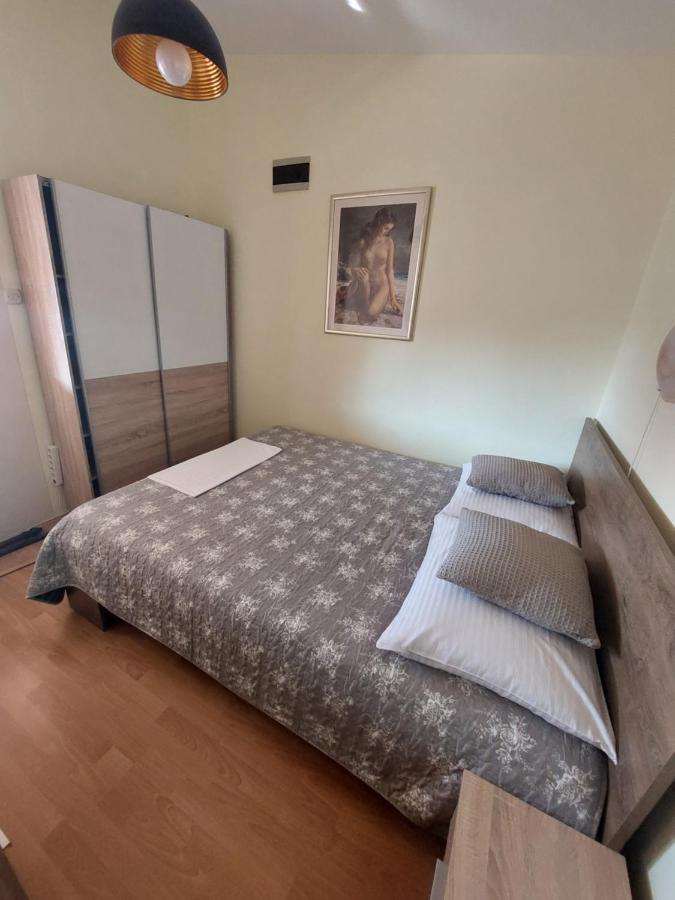 Apartmani Piskoric Vir Buitenkant foto