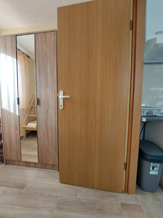 Apartmani Piskoric Vir Buitenkant foto