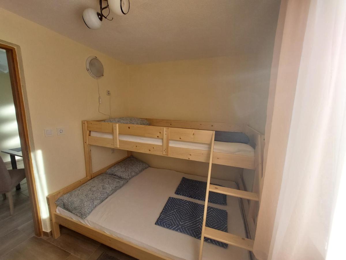 Apartmani Piskoric Vir Buitenkant foto