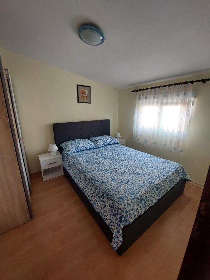 Apartmani Piskoric Vir Buitenkant foto