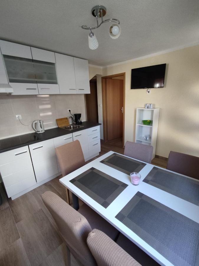Apartmani Piskoric Vir Buitenkant foto